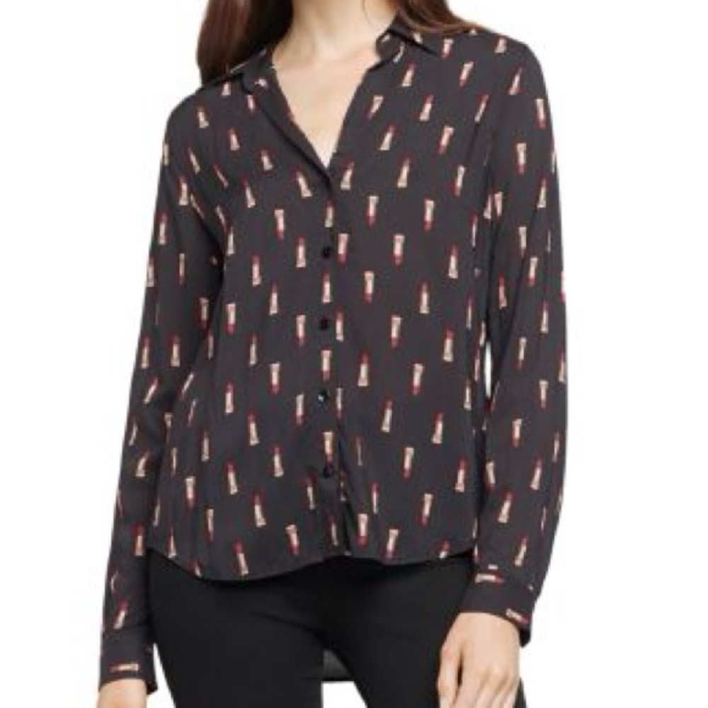 L'AGENCE Holly Lipstick Print Blouse - Black & Red Lipstick Print